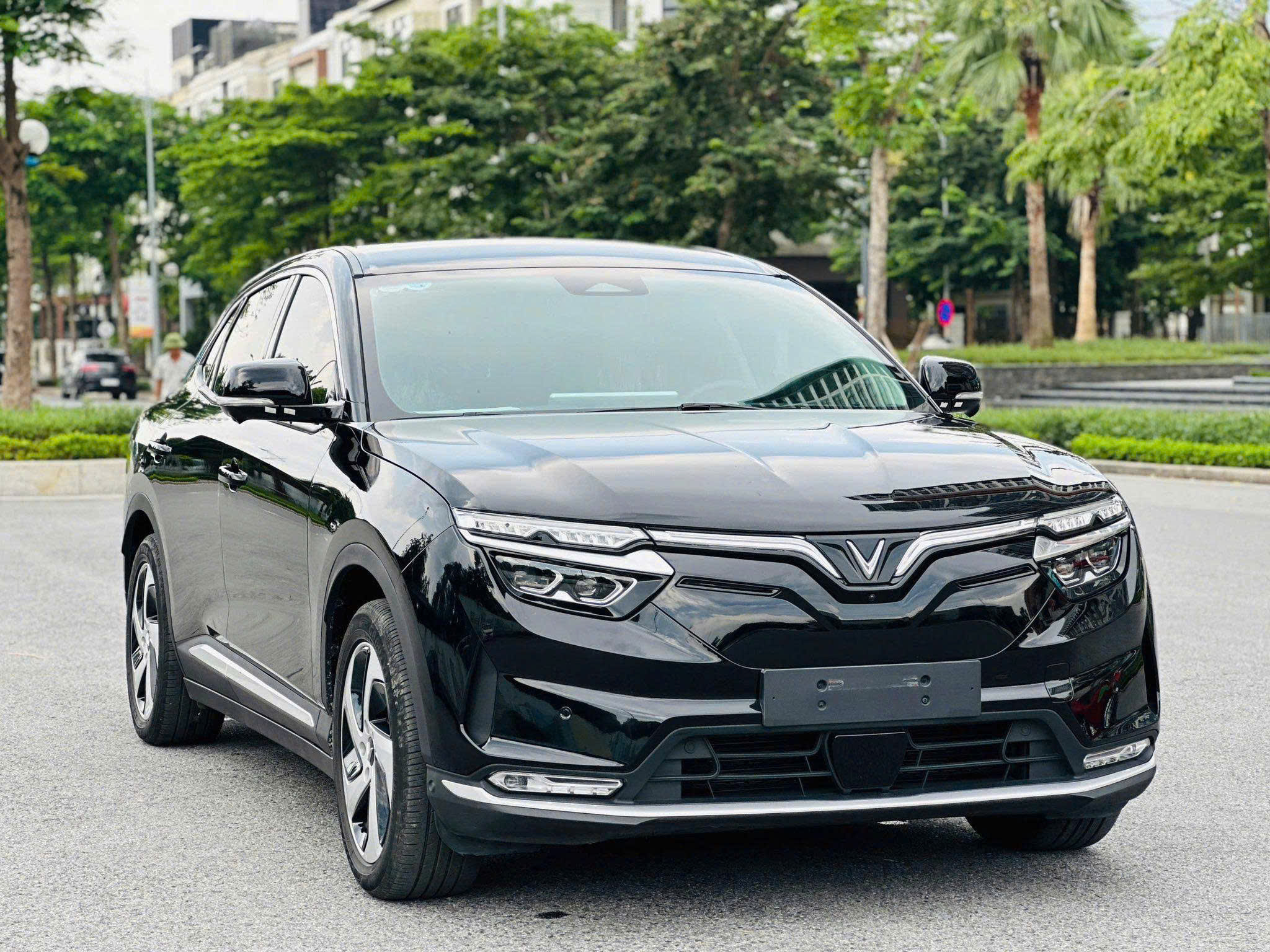 VF8 Plus Đen 2023 – Pin CATL